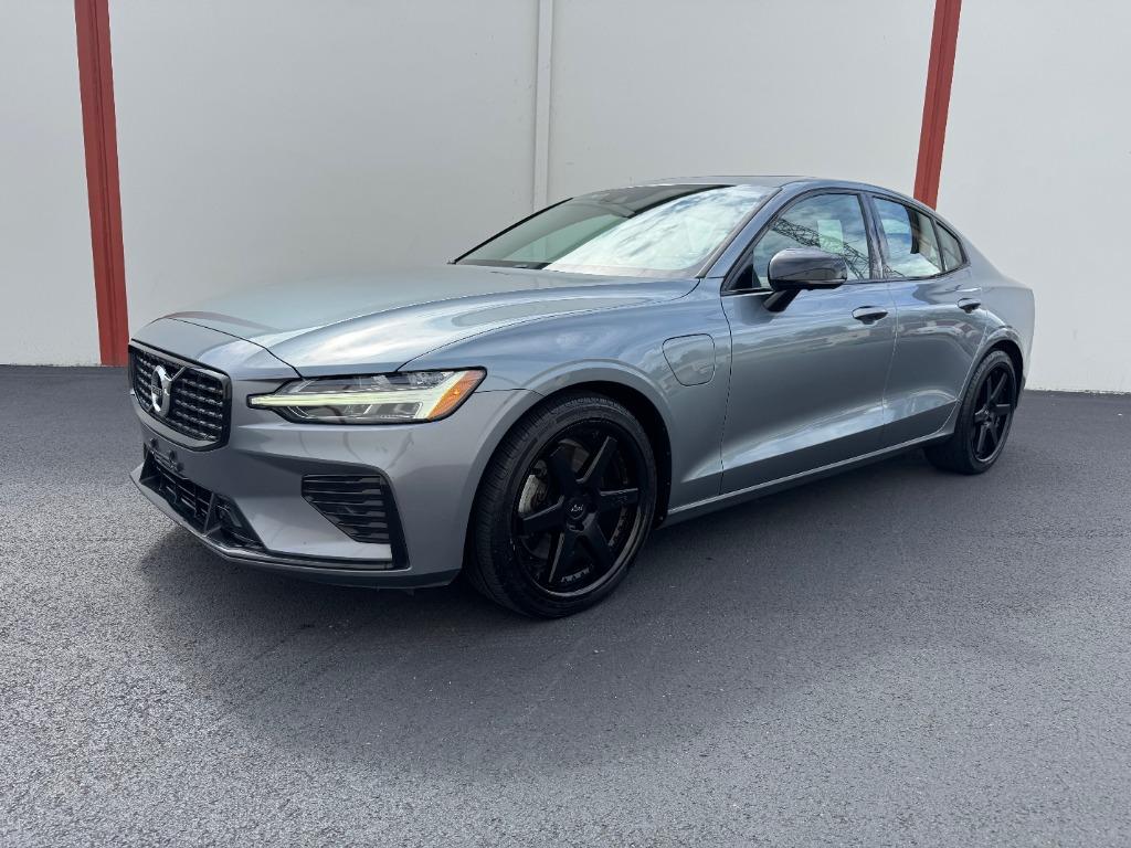 2021 Volvo S60 T8 Recharge R-Design Expression AWD's photo