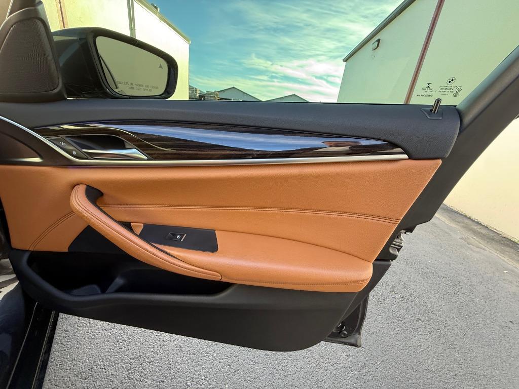 2018 BMW 5 Series 530e - Photo 15