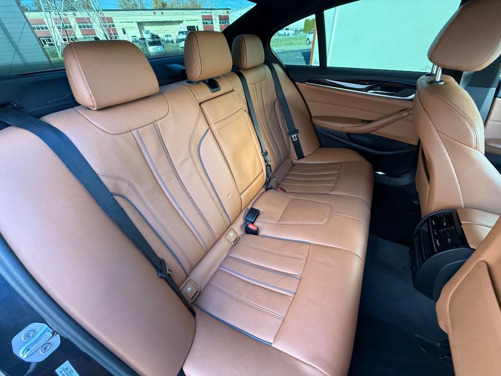 2018 BMW 5 Series 530e - Photo 13