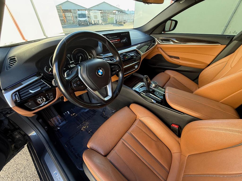 2018 BMW 5 Series 530e - Photo 9
