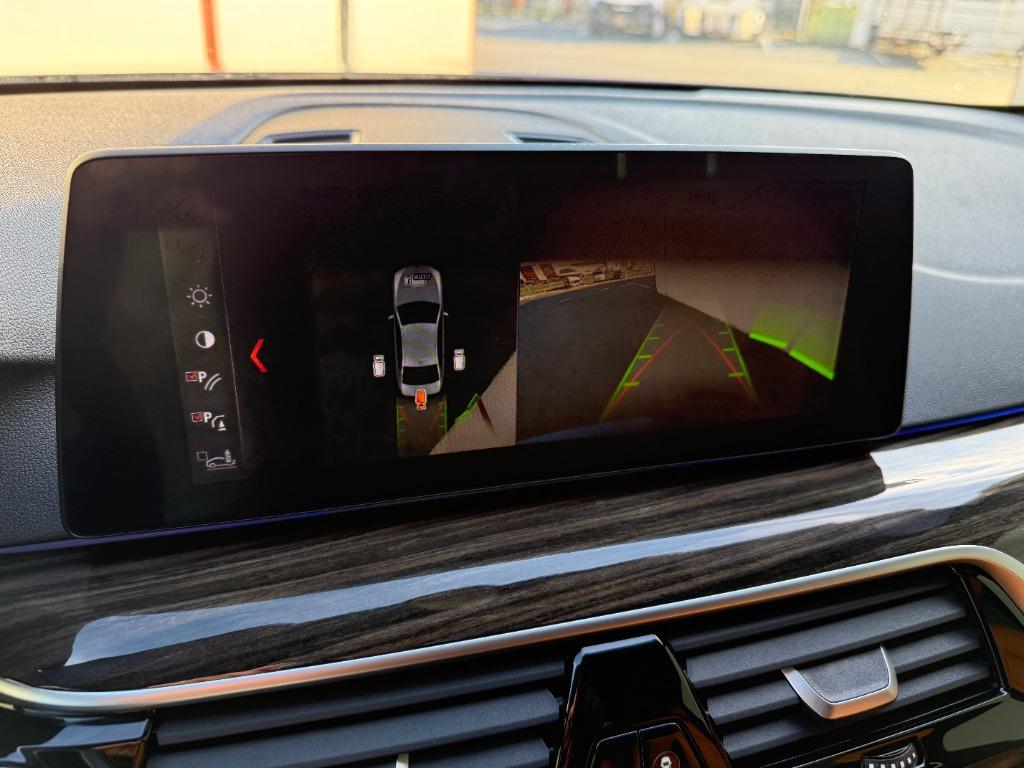 2018 BMW 5 Series 530e - Photo 19