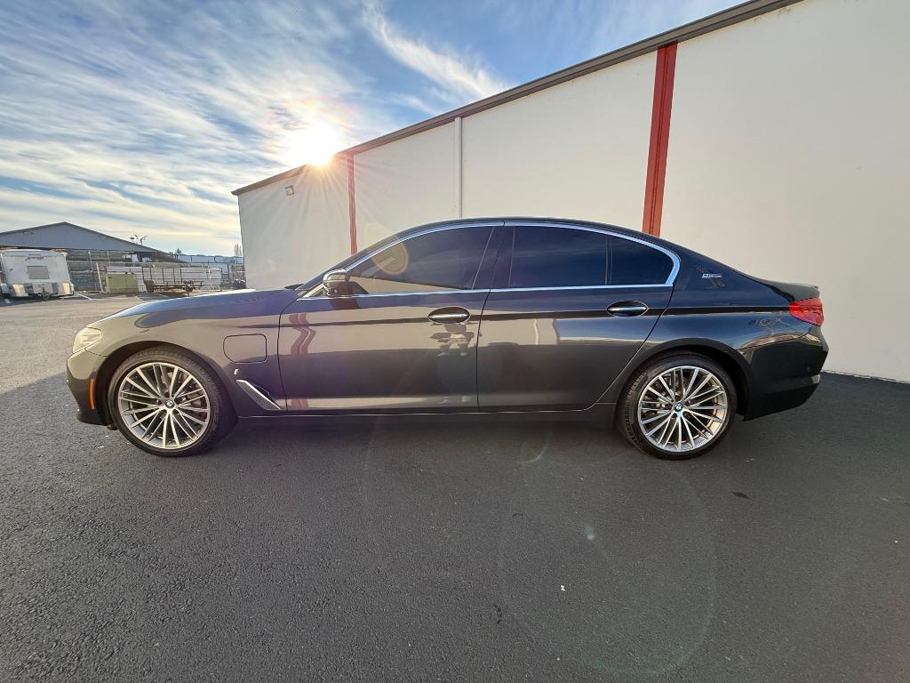 2018 BMW 5 Series 530e - Photo 8