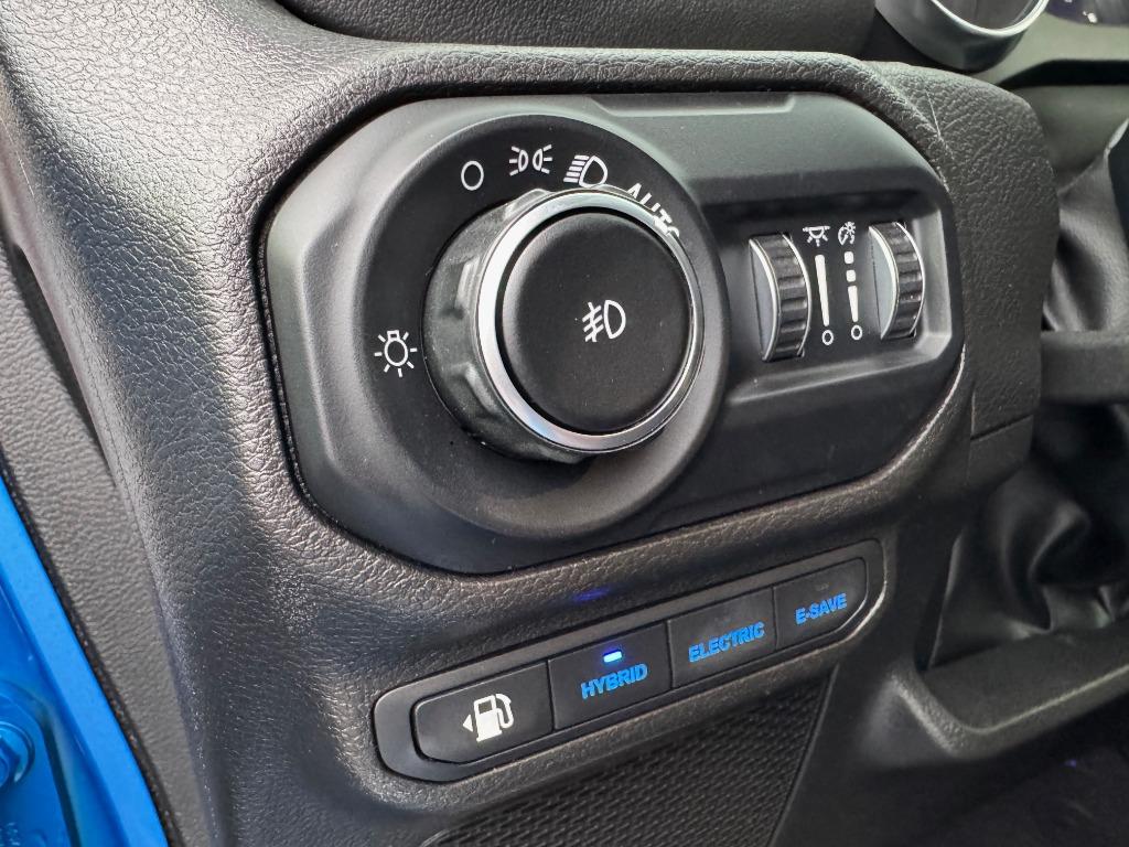 2022 Jeep Wrangler Unlimited Sahara 4XE - Photo 20