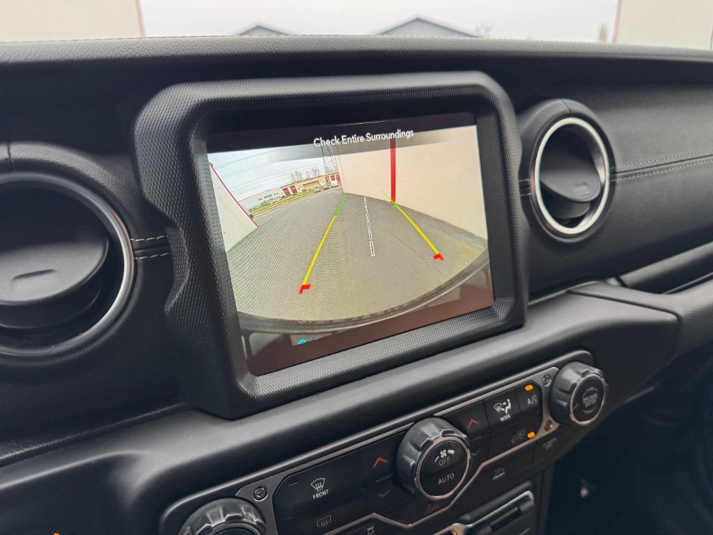 2022 Jeep Wrangler Unlimited Sahara 4XE - Photo 17