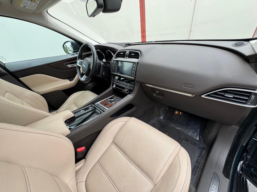 2018 Jaguar F-PACE Prestige - Photo 19