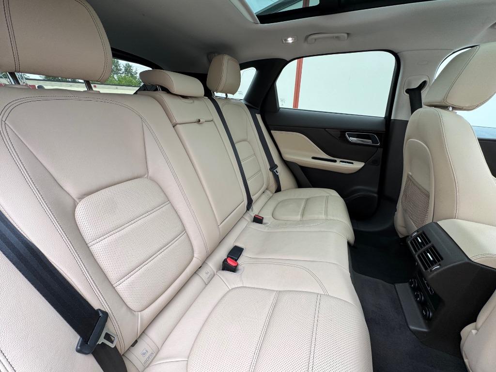 2018 Jaguar F-PACE Prestige - Photo 18