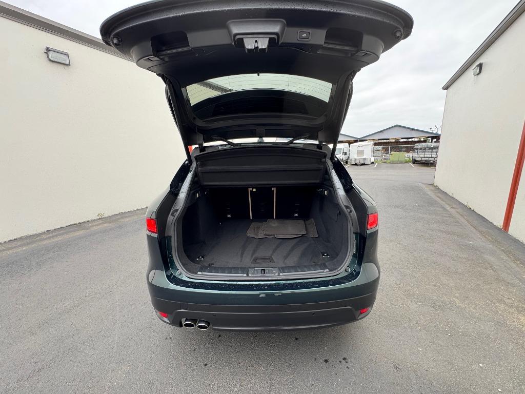 2018 Jaguar F-PACE Prestige - Photo 16