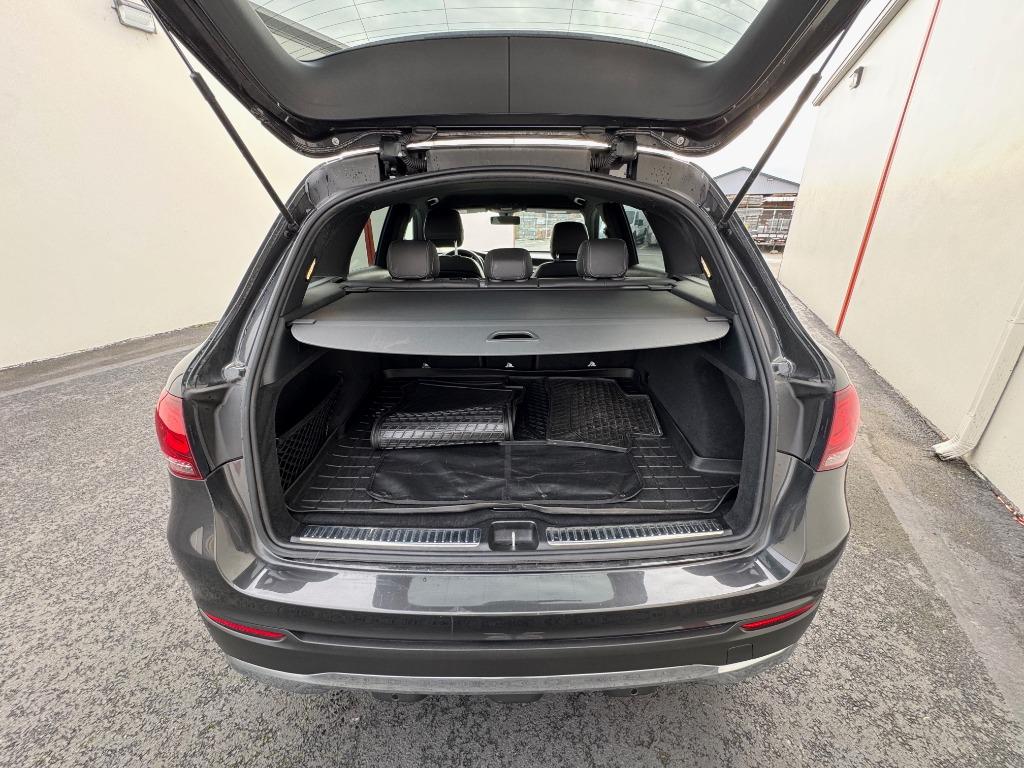 2021 Mercedes-Benz GLC GLC300 - Photo 13