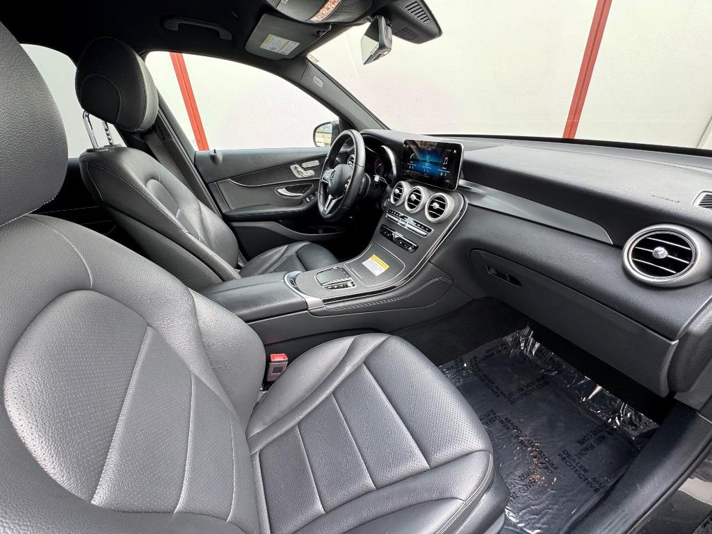 2021 Mercedes-Benz GLC GLC300 - Photo 15
